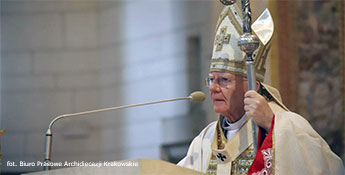 Abp Jędraszewski podziękował kapłanom za obronę św. Jana Pawła II. ''Nie ulegliście tym sączonym kłamstwom'' - 06.04.2023.