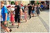 Pielgrzymi z caego wiata na dzieroniowskim rynku -  23.07.2016.
